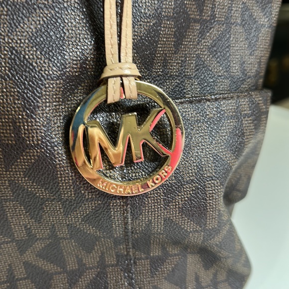 Michael Kors - Picture 2 of 9